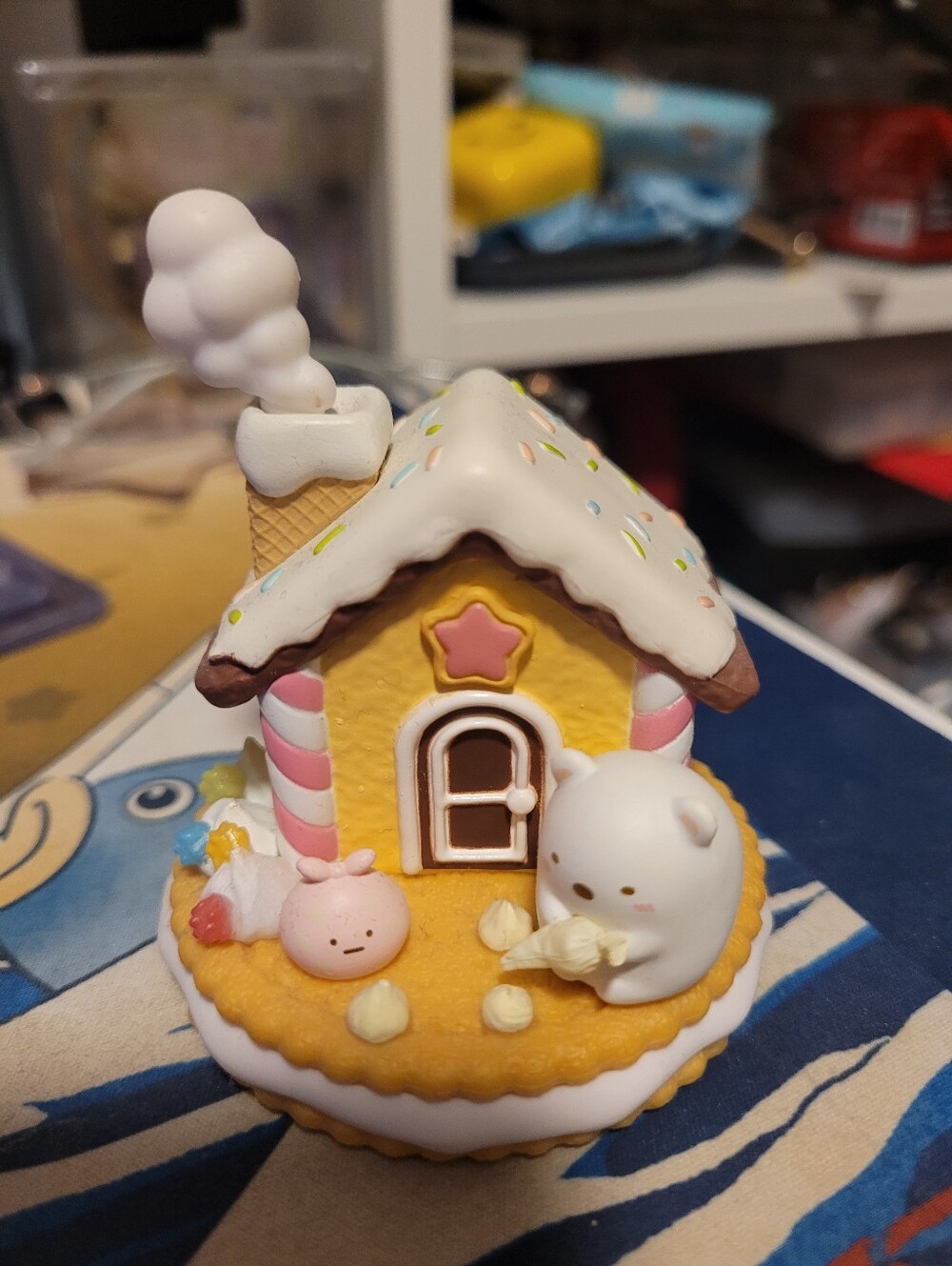 Sumikko Gurashi Rement Figure Gingerbread House Shirokuma